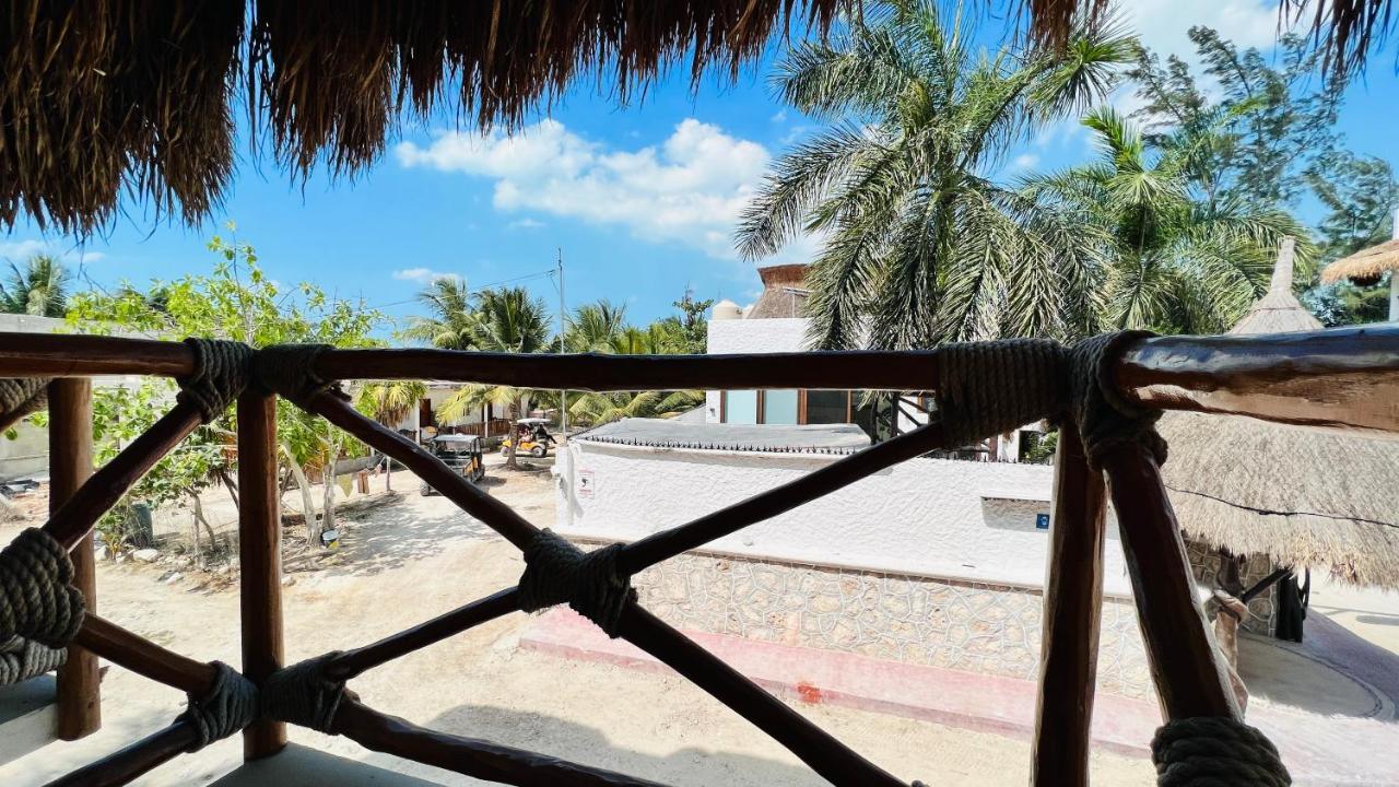 Hotel Mayari Holbox Экстерьер фото View of the beach from the hotel
