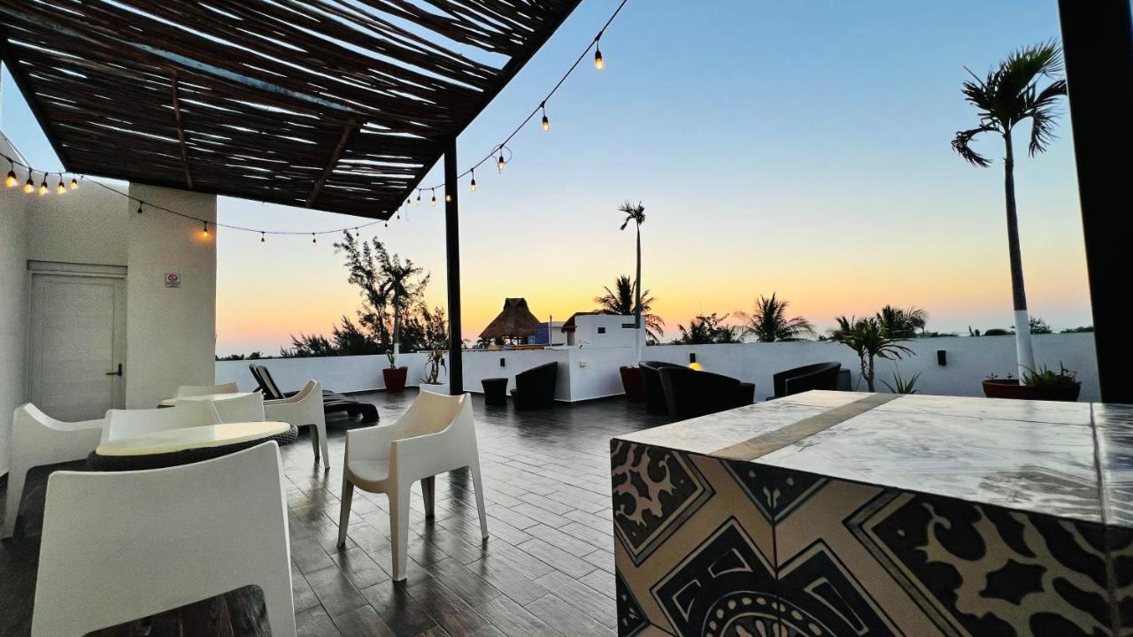 Hotel Mayari Holbox Экстерьер фото Rooftop bar in Tulum